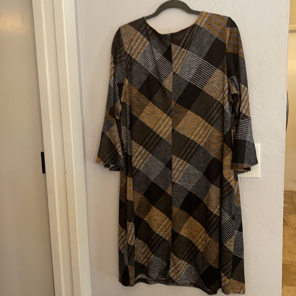 Black & Gold/Yellow Flare Sleeve Dress - Picture 5 of 7